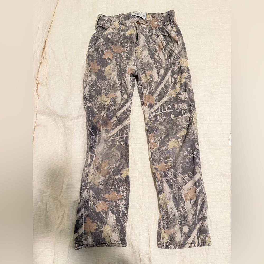 Like New Abercrombie Kids camo pants Boys size 7/8